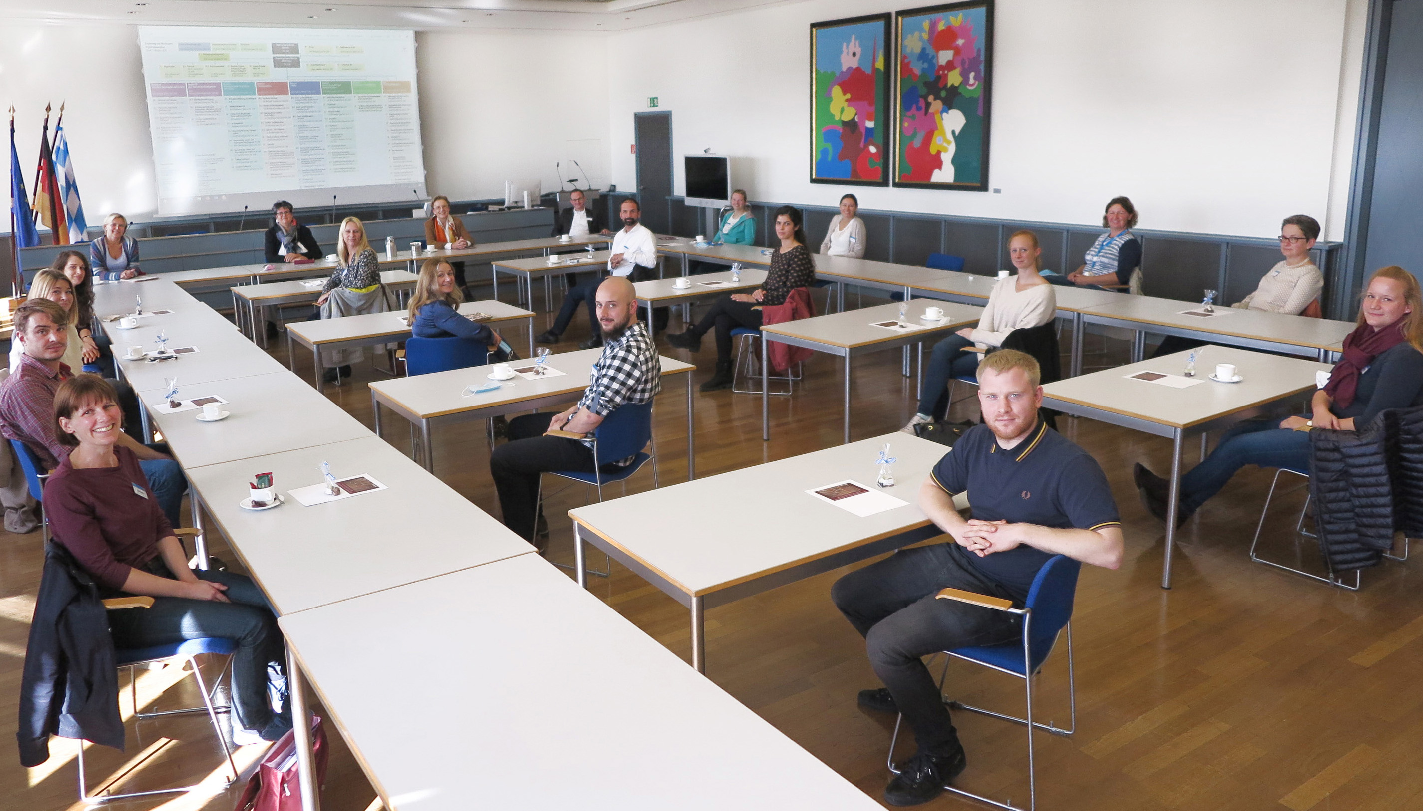 Die Regierung von Oberbayern heißt ihre neuen Mitarbeitenden willkommen