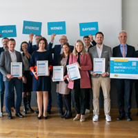 Regierungspräsident Dr. Konrad Schober hat am 21. März 2023 sechs neue Unterstützer im Team Energiewende Bayern (TEB) ernannt